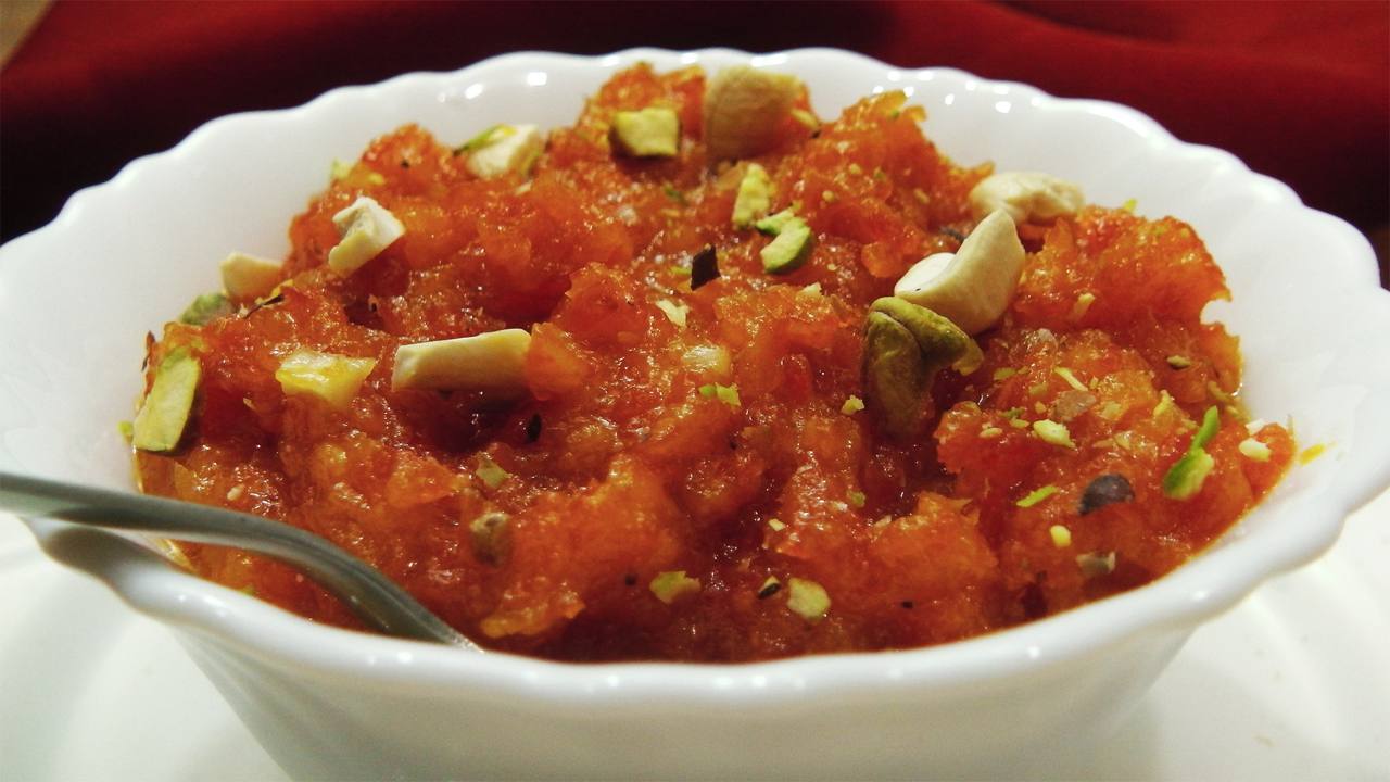 https://nevertiredoftravelling.files.wordpress.com/2014/11/amritsar-sweet-dish-carrot-halwa.jpg